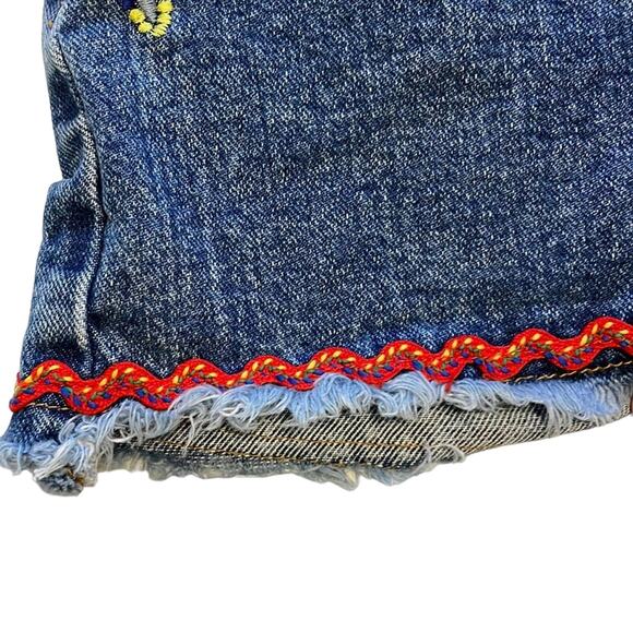 VTG Y2K Arizona Jean Co Embroidered Floral Denim Jean Shorts Juniors Size 5 - Picture 4 of 9